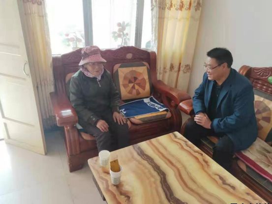 平?jīng)鲢垂鹃_展“踐行初心使命，助推脫貧攻堅(jiān)”主題黨日活動(圖5)